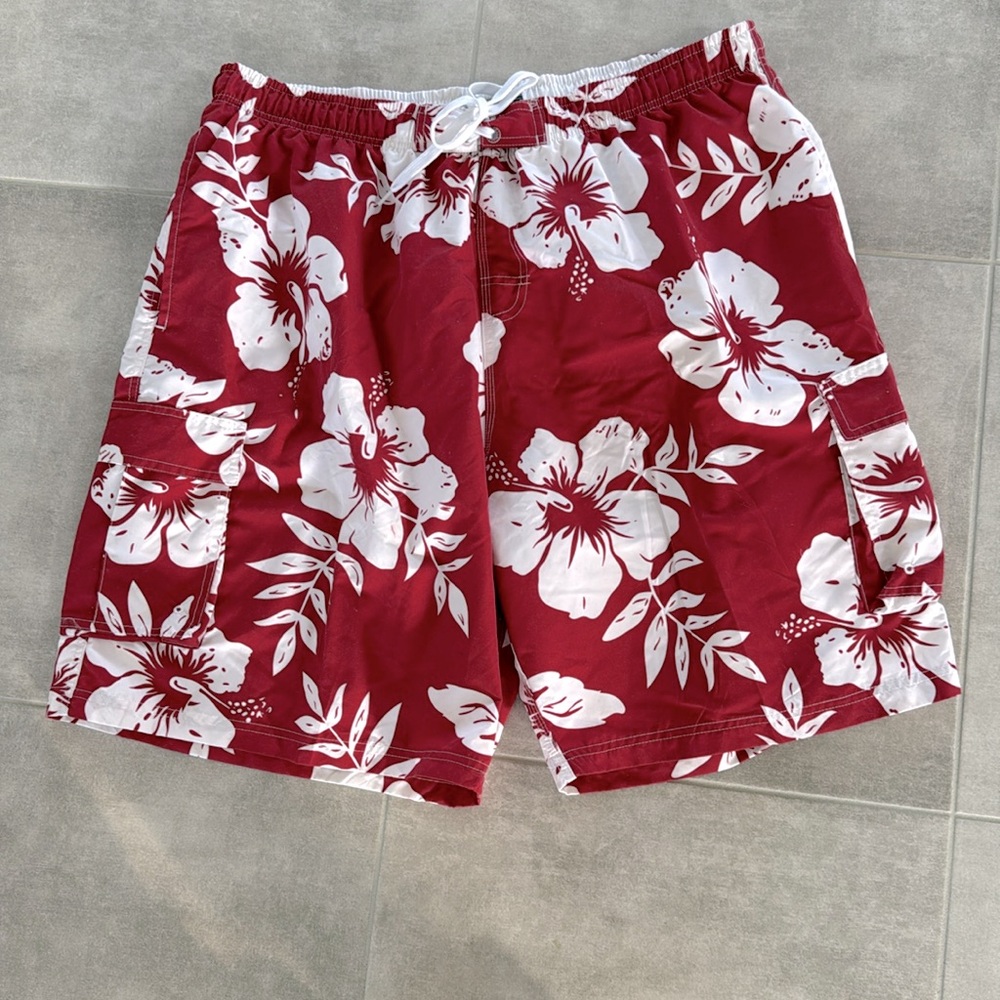 RS Surf Men's Red/White Hibiscus Swim Trunks - Excellent Condition - 3X
